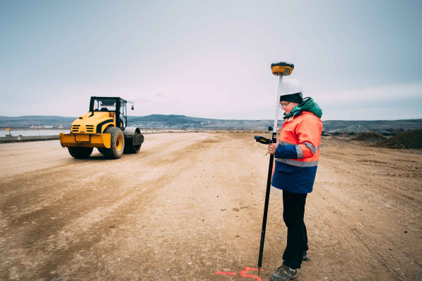 Ingeniería Geomática · Topógrafos Servicios Topográficos y Geomáticos Pontons