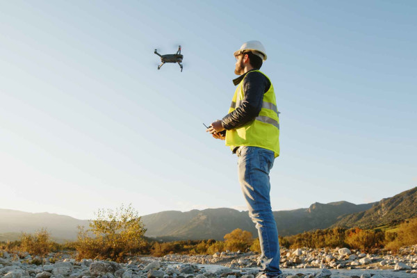 Inspección industrial con drones · Topógrafos Servicios Topográficos y Geomáticos Santa Fe del Penedès